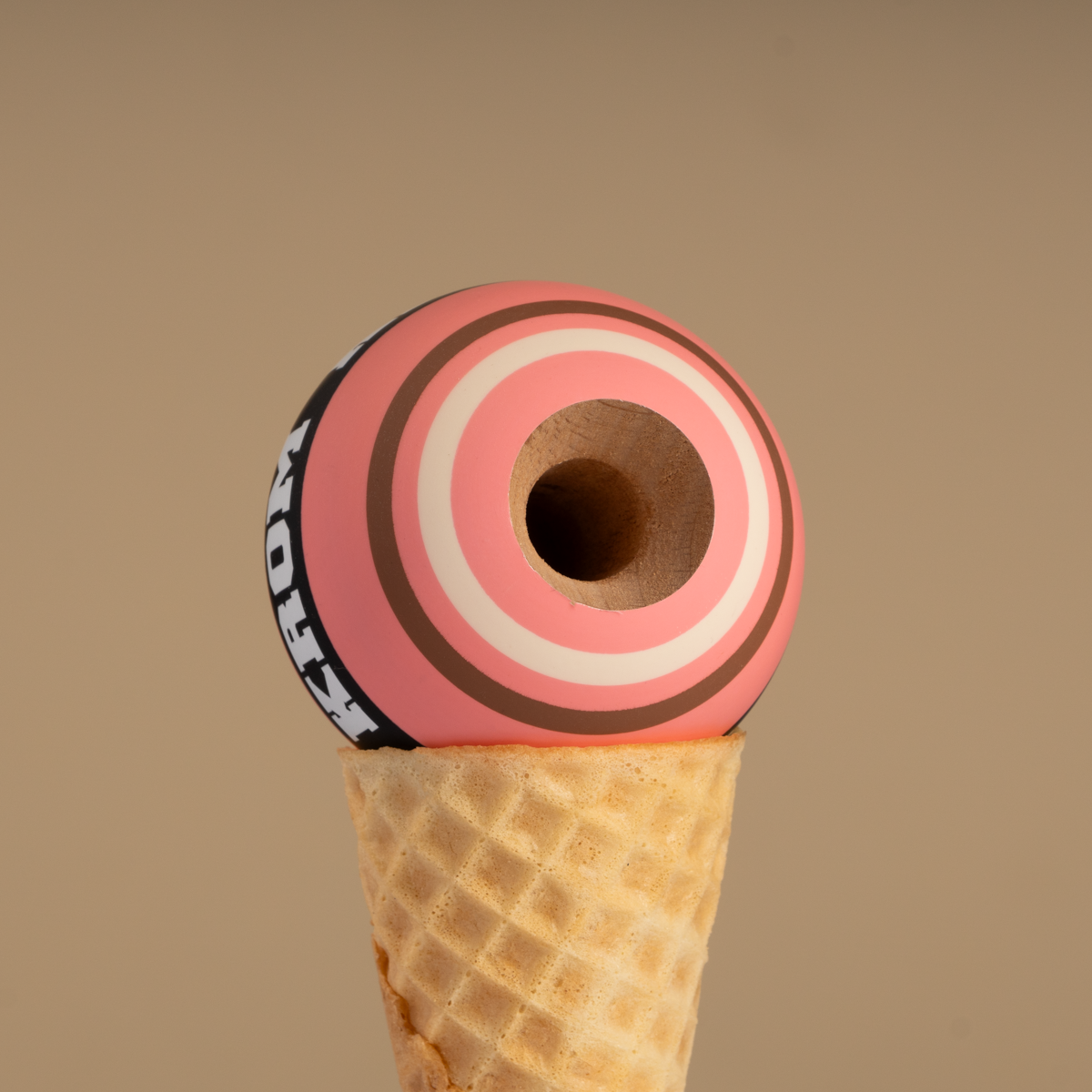 STROGO NEA STRAWBERRY